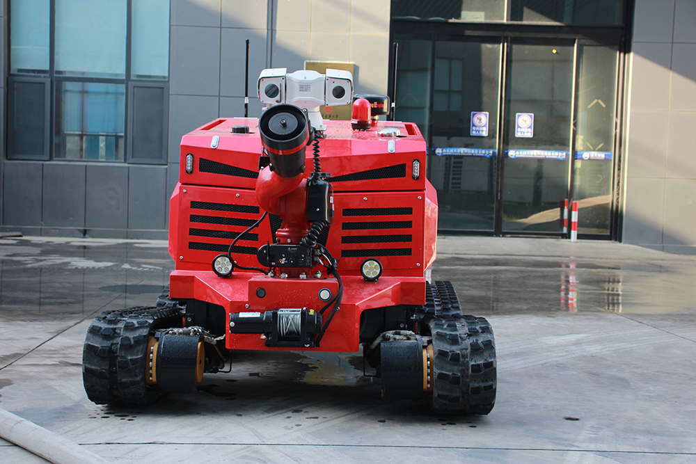 柴油机驱动快速反应灭火机器人