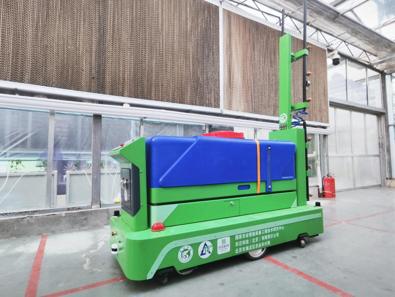 路轨两用植保机器人